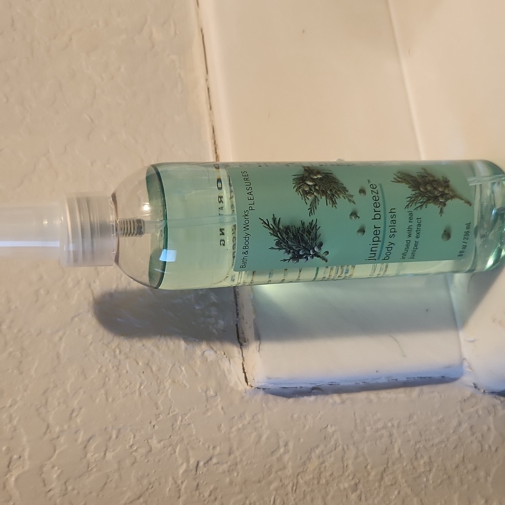 Bath & Body Works Juniper Breeze® Signature Collection CLASSICS Body Splash - Picture 2 of 2